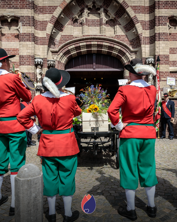 Eervol Afscheid Met Gilde-Eer